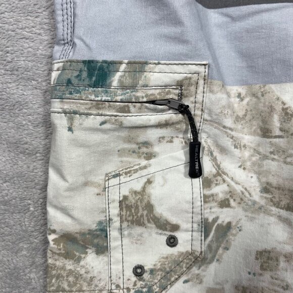 Realtree Mens Fishing Shorts‎ S 28/30 Gray Camo With Adjustable Waistband - Picture 4 of 8
